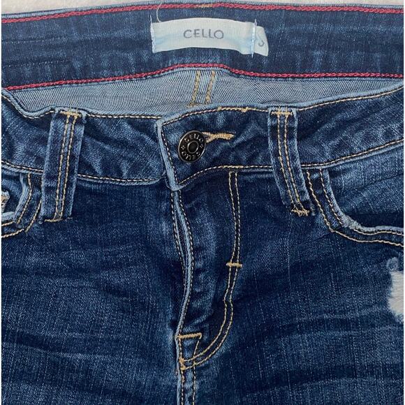 Cello tattered distressed jeans. Size 3 - Picture 3 of 5
